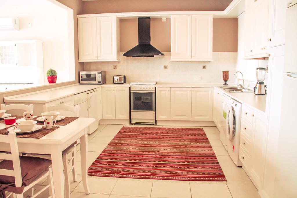 Strand Mansions Sliema Bagian luar foto