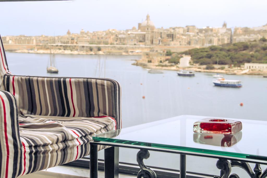 Strand Mansions Sliema Bagian luar foto